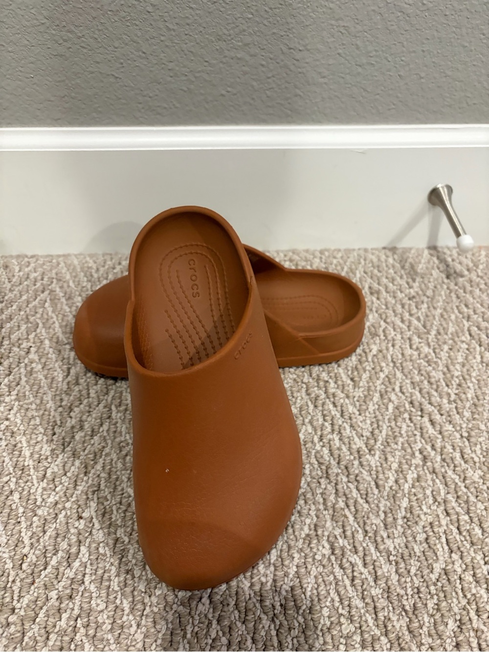 CROCS Womens Dylan Clog- Chestnut